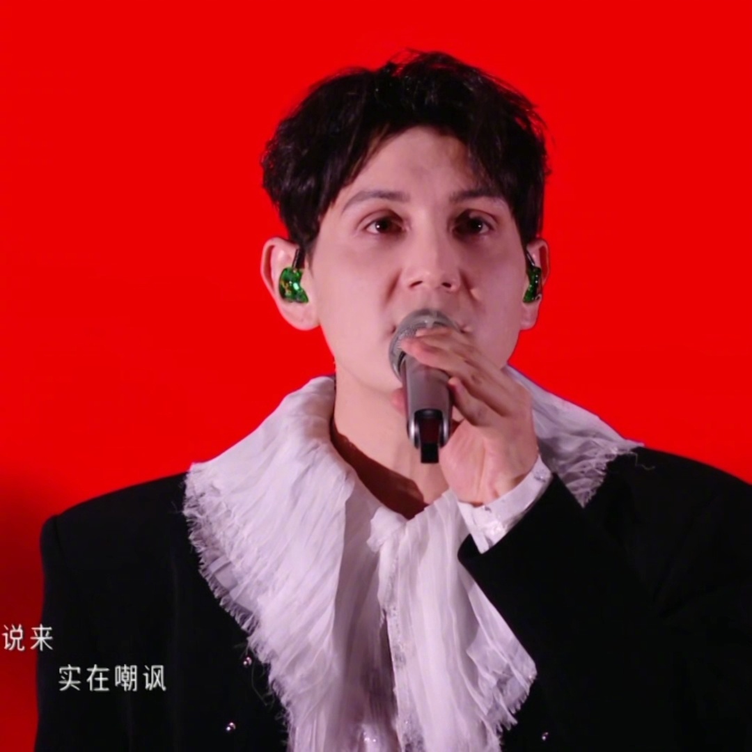 艾热红玫瑰口碑艾热用一曲《红玫瑰》完成披哥总决赛答卷！克制内敛的演唱藏满深情，独