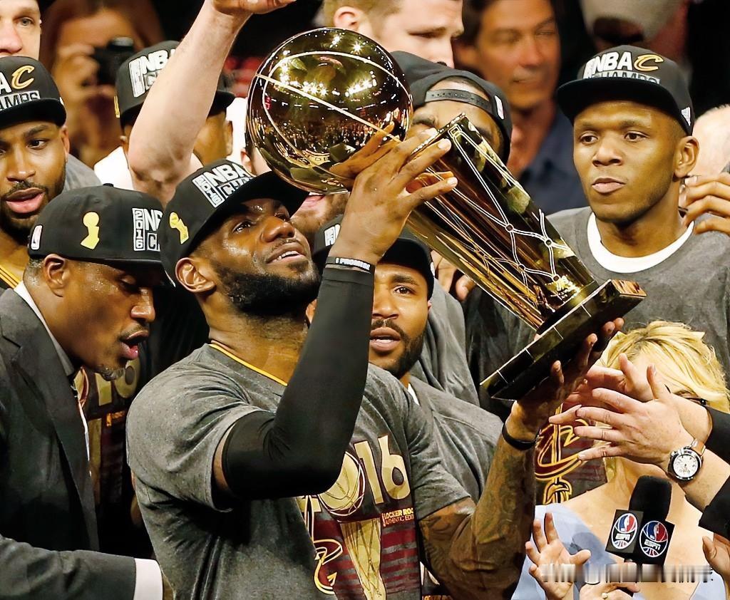 16骑士十周年重聚全员到齐，唯独欧文失联，连消息都不回！
NBA最意难平的冠军情