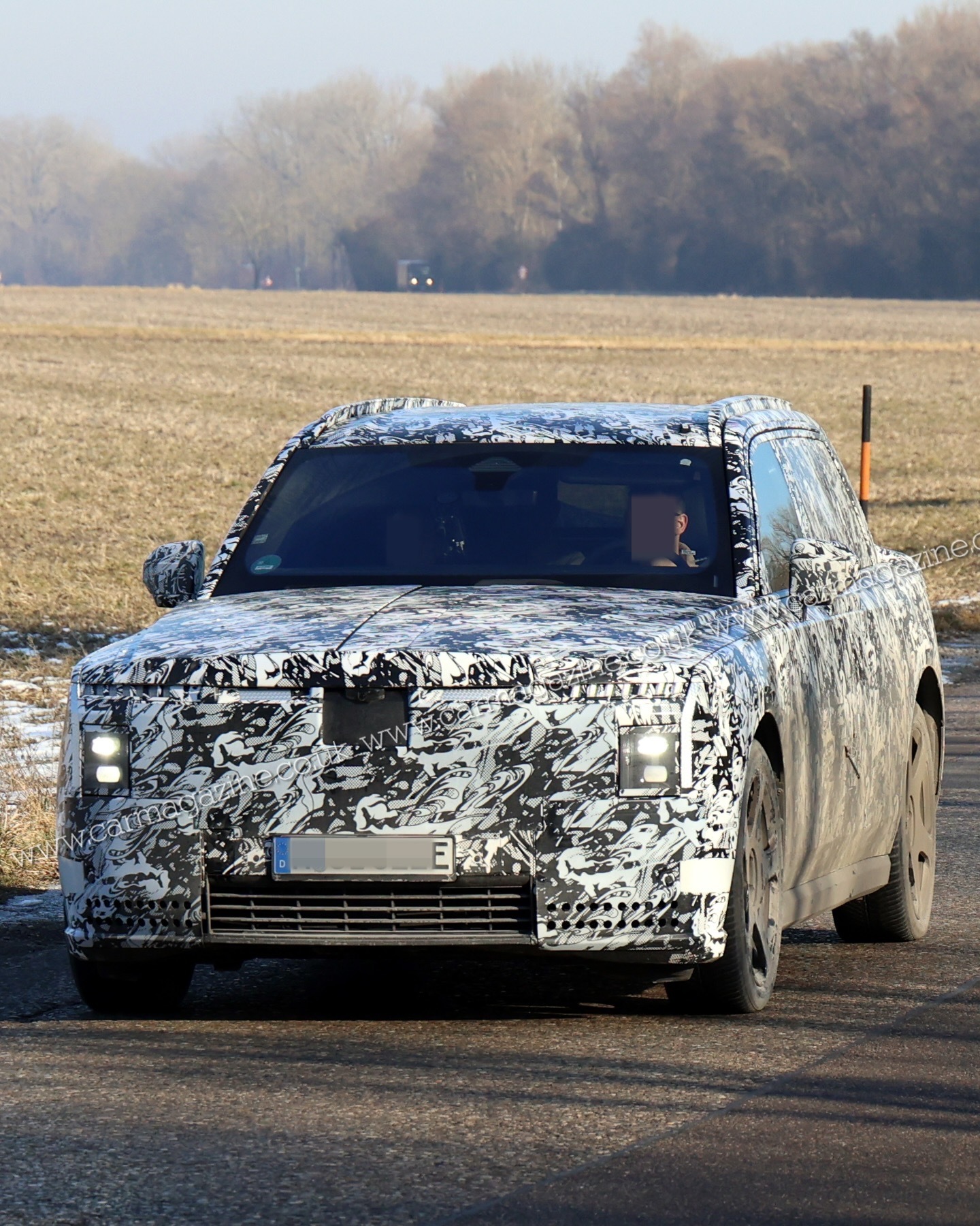 劳斯莱斯的下一辆SUV电动版本即将问世…… 