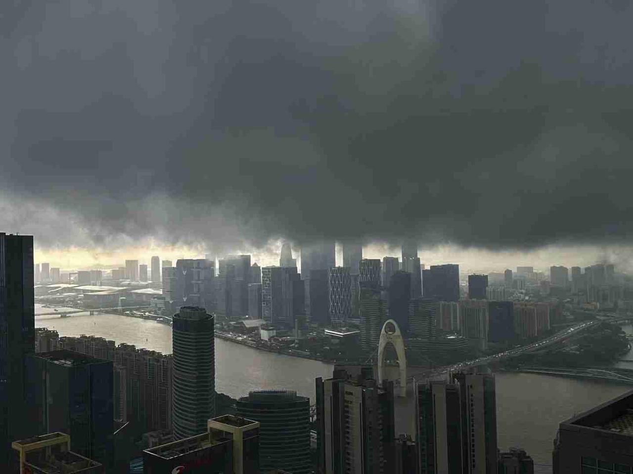 ❤️你所有的压力，都是因为你太想要了。你所有的痛苦，都是因为你太较真了。有些事不