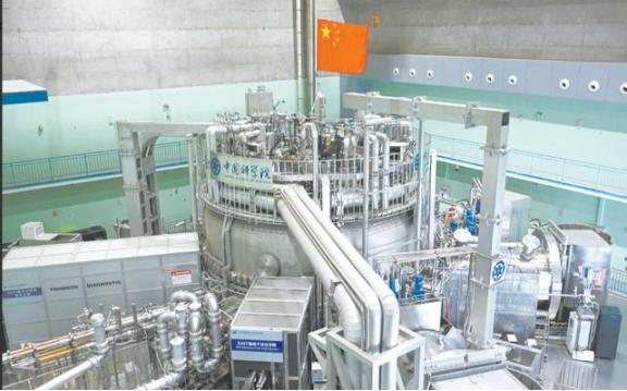 中国“人造太阳”一旦点亮，美国11艘航母舰队，将在24小时内，被激光武器“烧成废