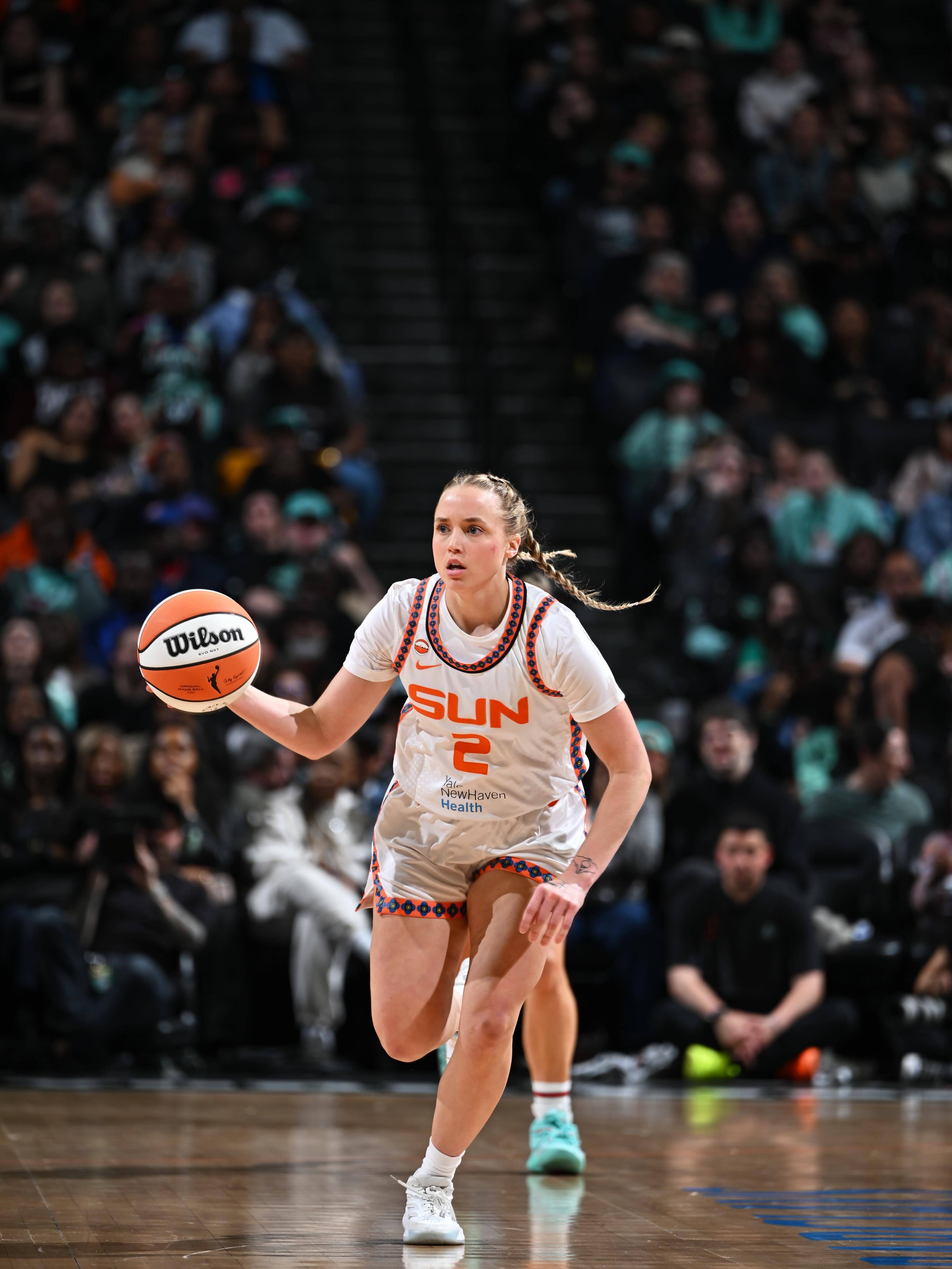 WNBA 康涅狄格太阳激活了刚从法甲归来、预计将在周日首秀的拉康，同时裁掉了海莉