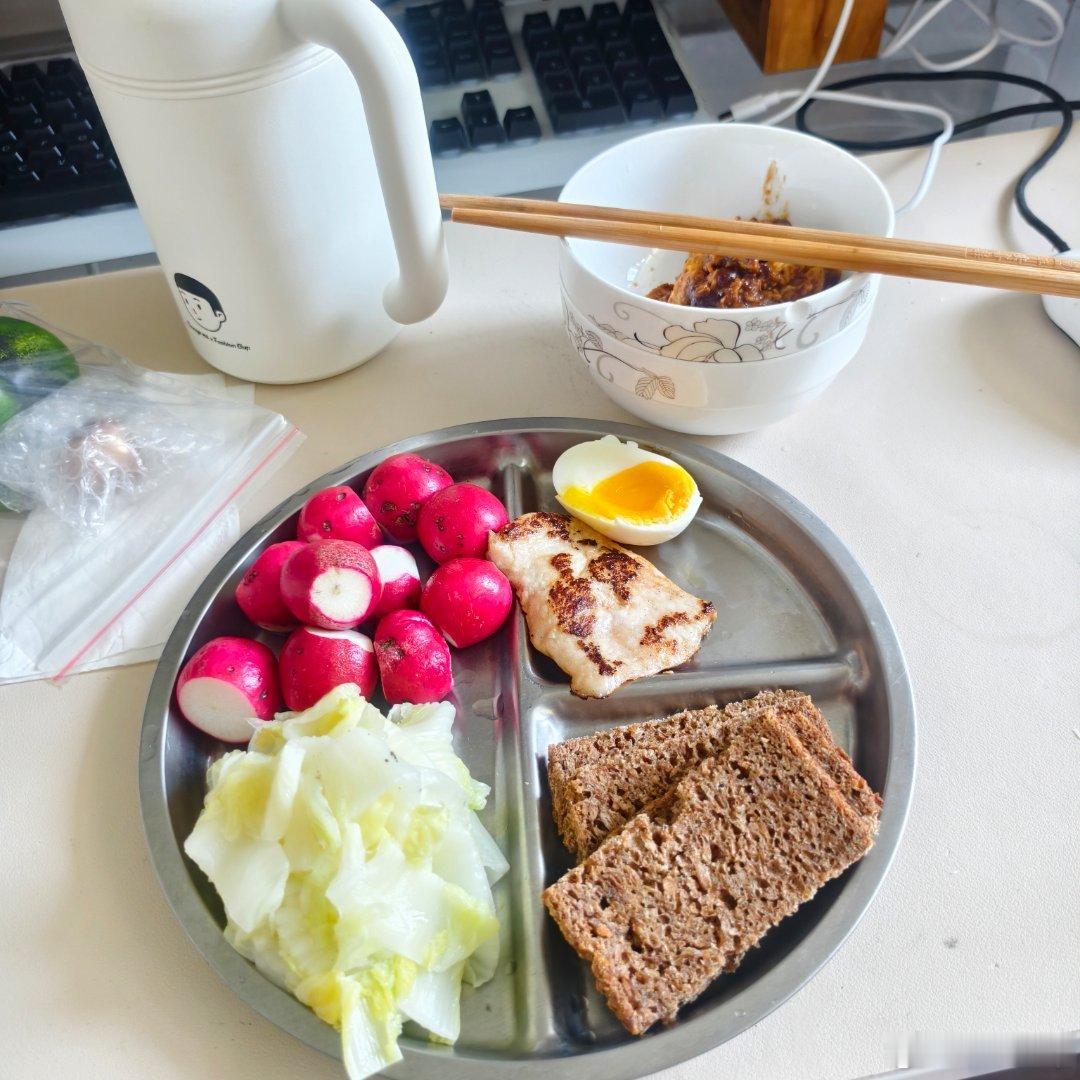 焯大白菜加鸡蛋酱谁懂 