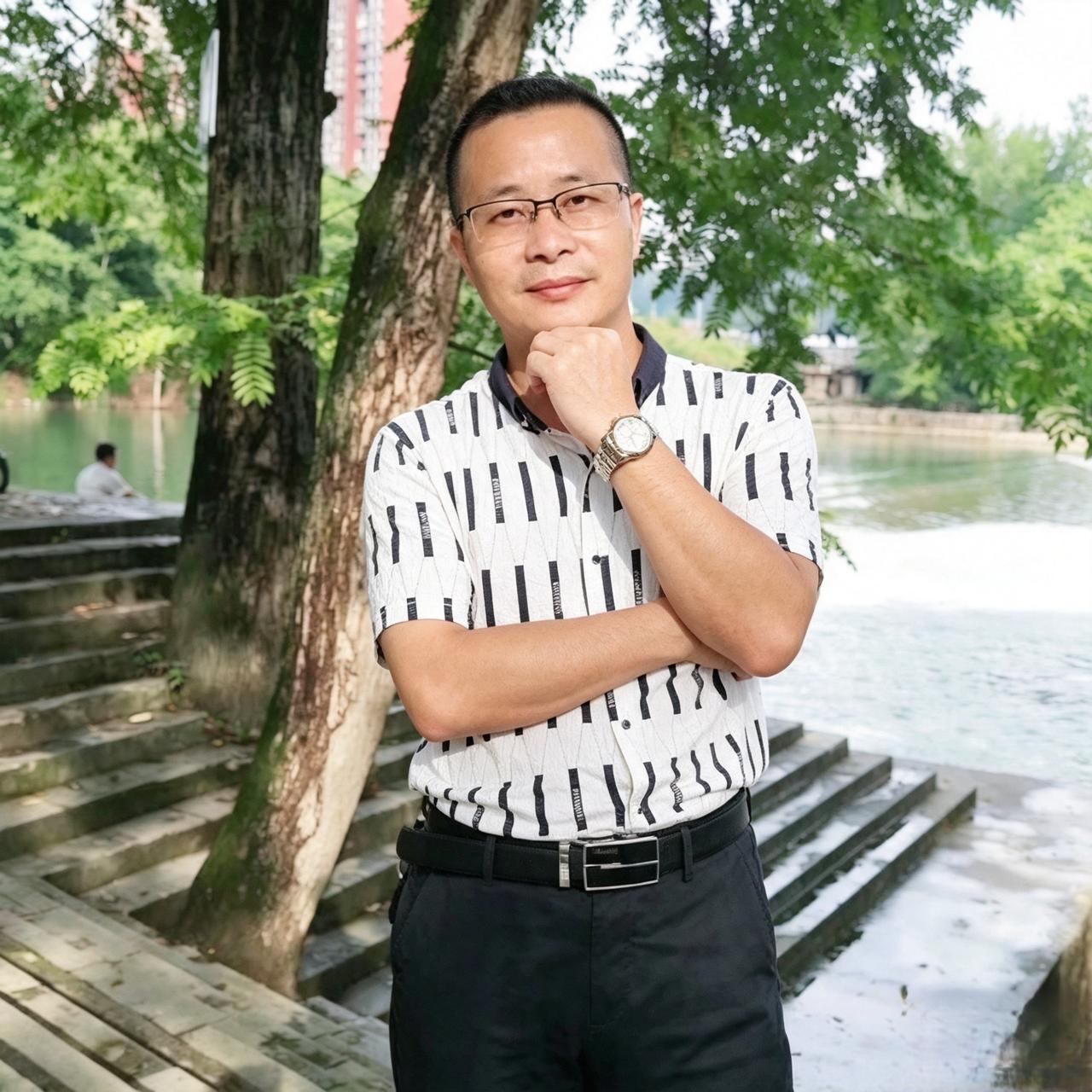 张中权与油菜花旁老柴房：以匠心烹鸡，铸怀化餐饮文化地标

文/中国湘菜文化大师邓