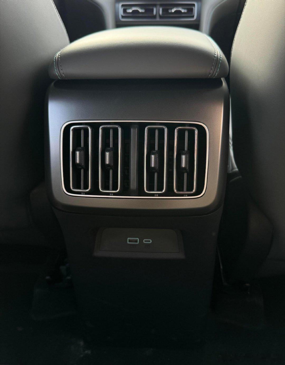 2026款宋LDMi纯电续航200KM在用户体验这条路上，刚刚起步似的 ​​​