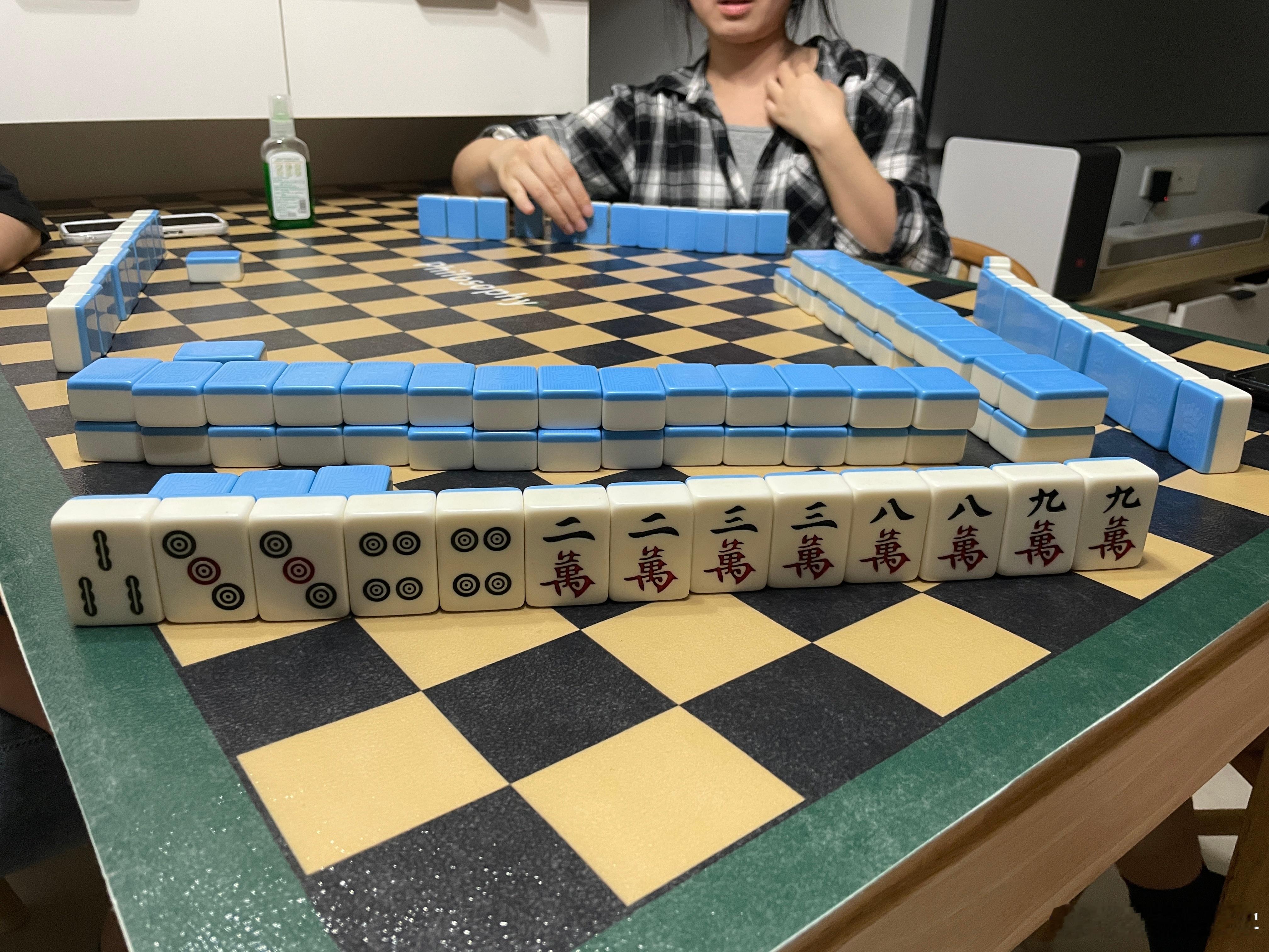 以前我以为自己就不喜欢打麻将，根本坐不住，现在才知道，坐不住是因为压根没摸到过好