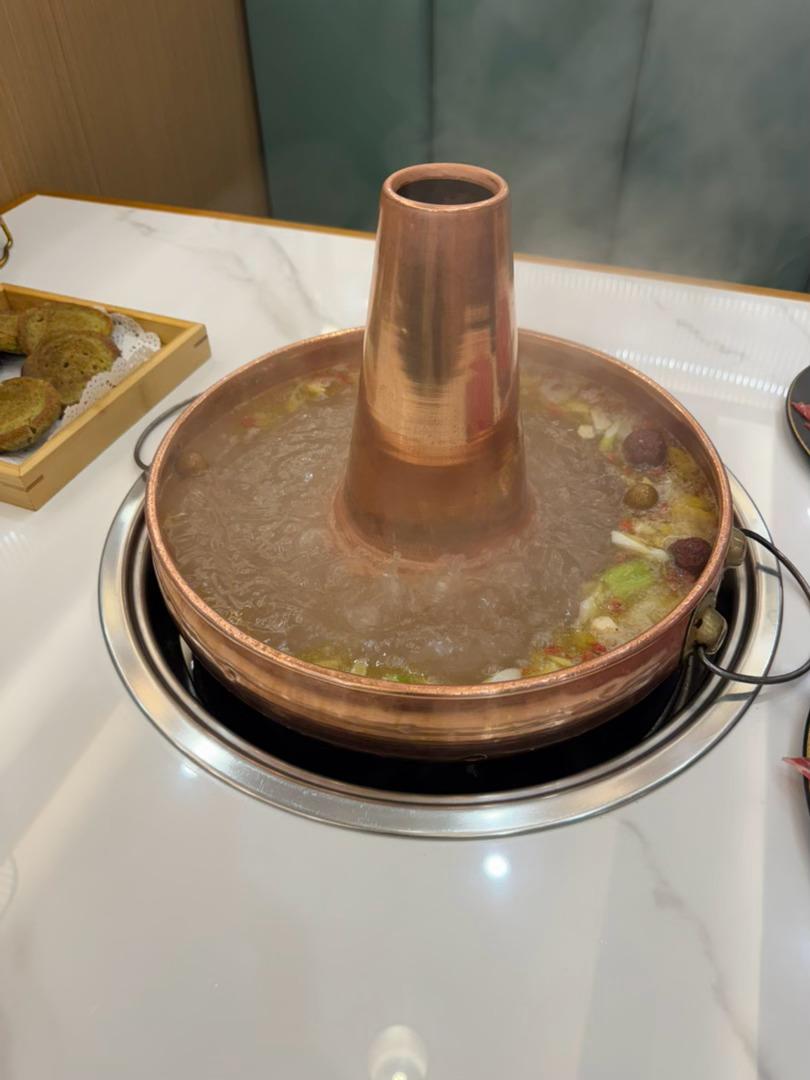 去年来大柴旦吃的刷肉今年带着对象又来吃了，好奇妙的感觉呀！（相册翻到之前带木木来
