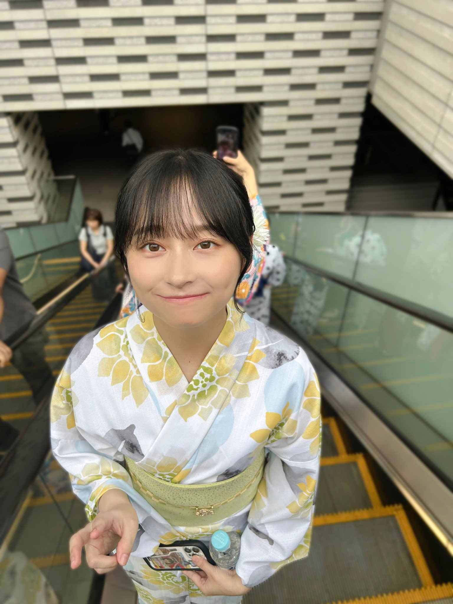 影山優佳　こんばんは朝山家です ​​​