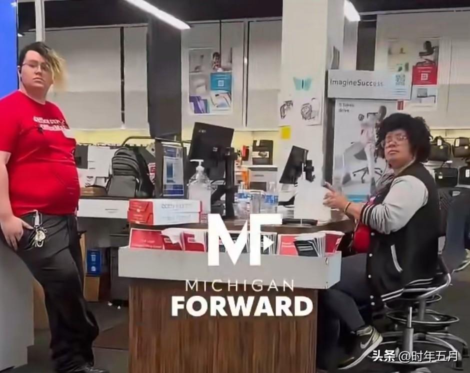 美国 MAGA 正在发起大解雇运动：要求开除一切嘲笑查理·柯克的人。

比如，一