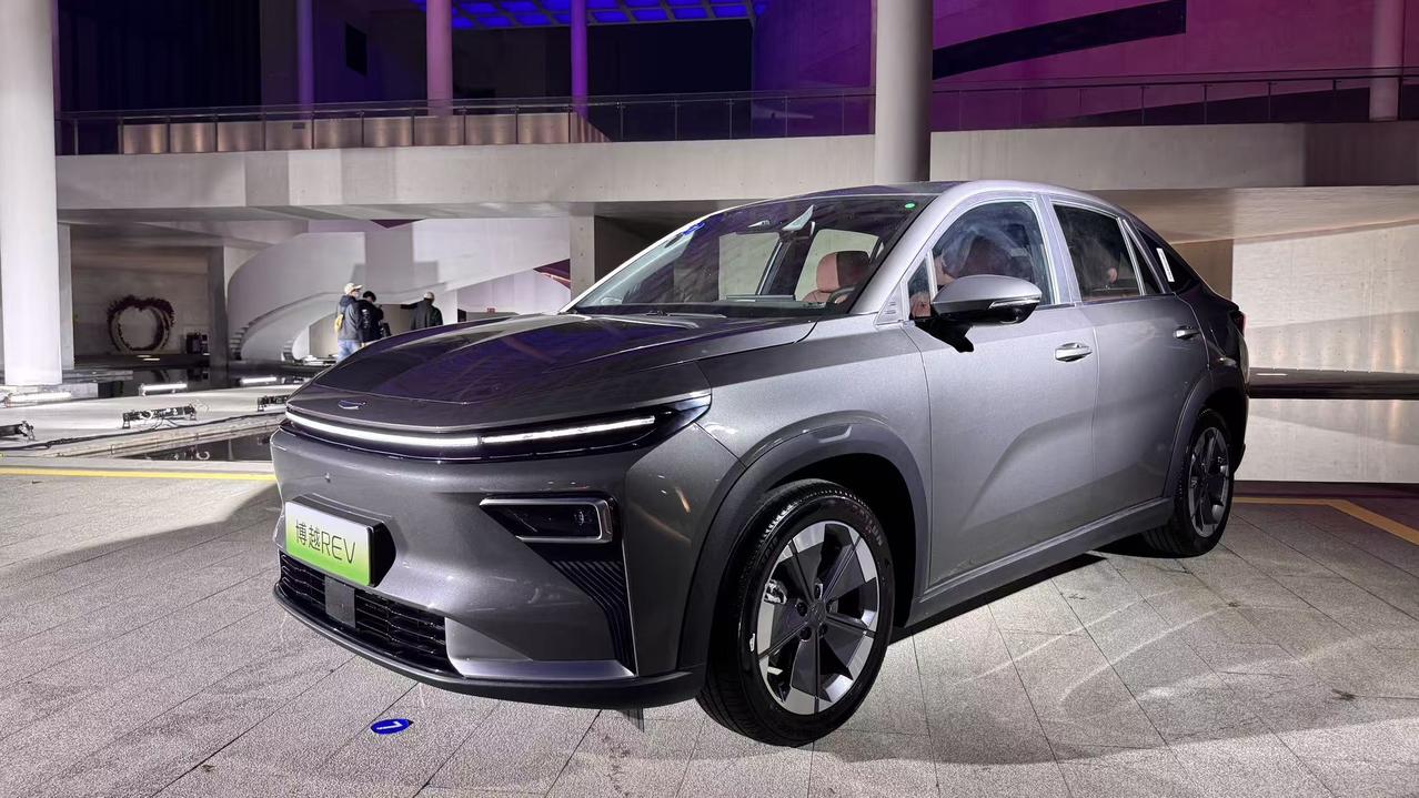 吉利博越REV预售价12.79万
15万以内，纯电续航375km
综合续航152