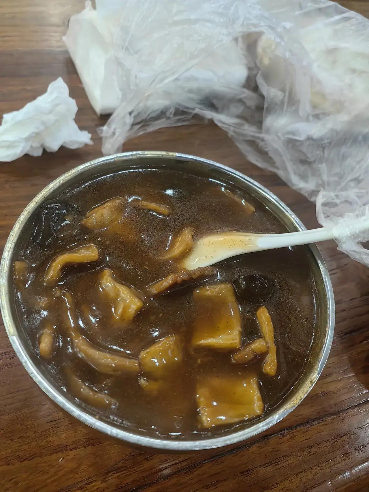 那碗郑州，那碗西安！味道绝对是不同！胡辣汤你吃过那种。你若两种都吃过，们觉得那种