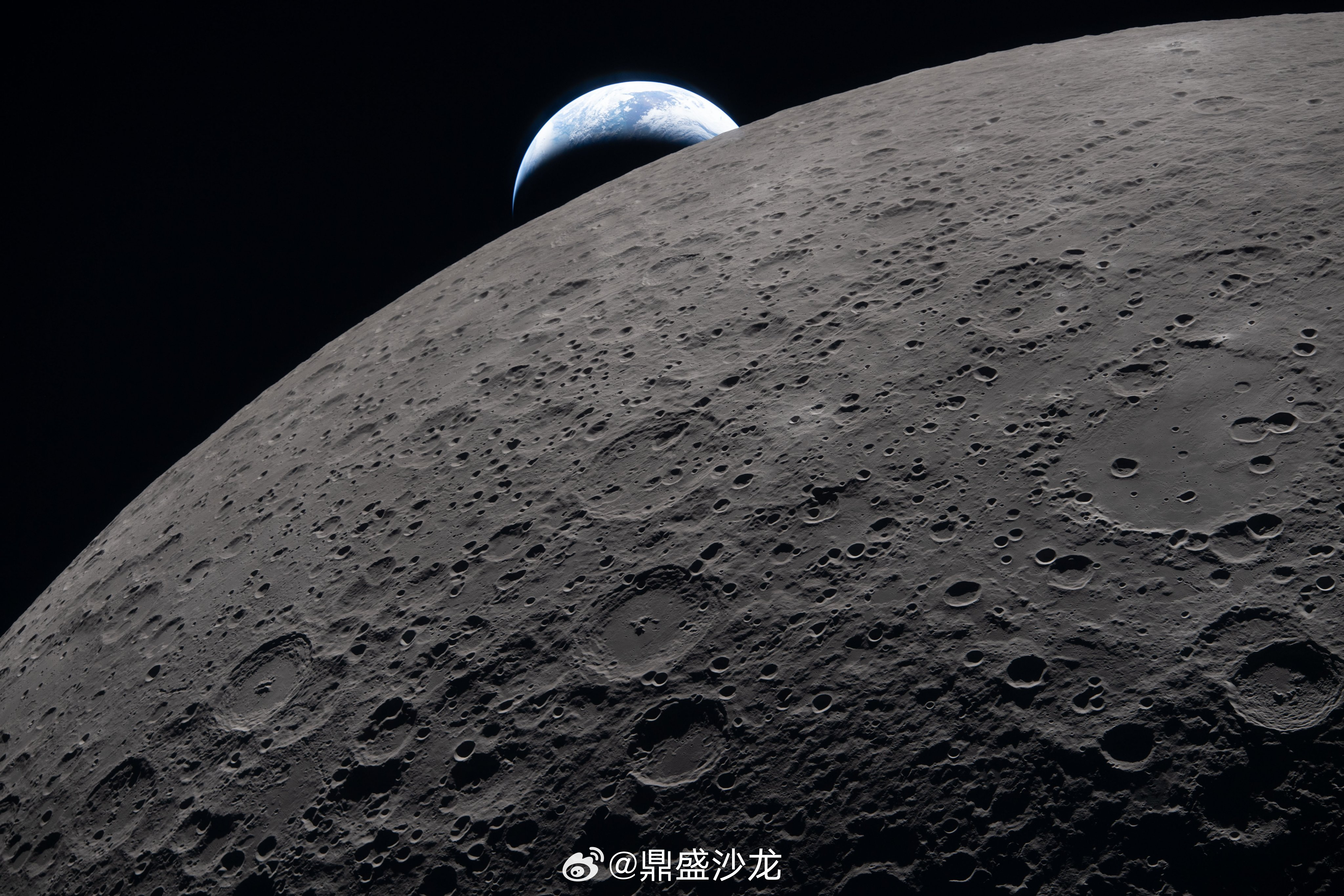 阿耳忒弥斯二号计划于周五返航，在行动期间拍摄的美景 