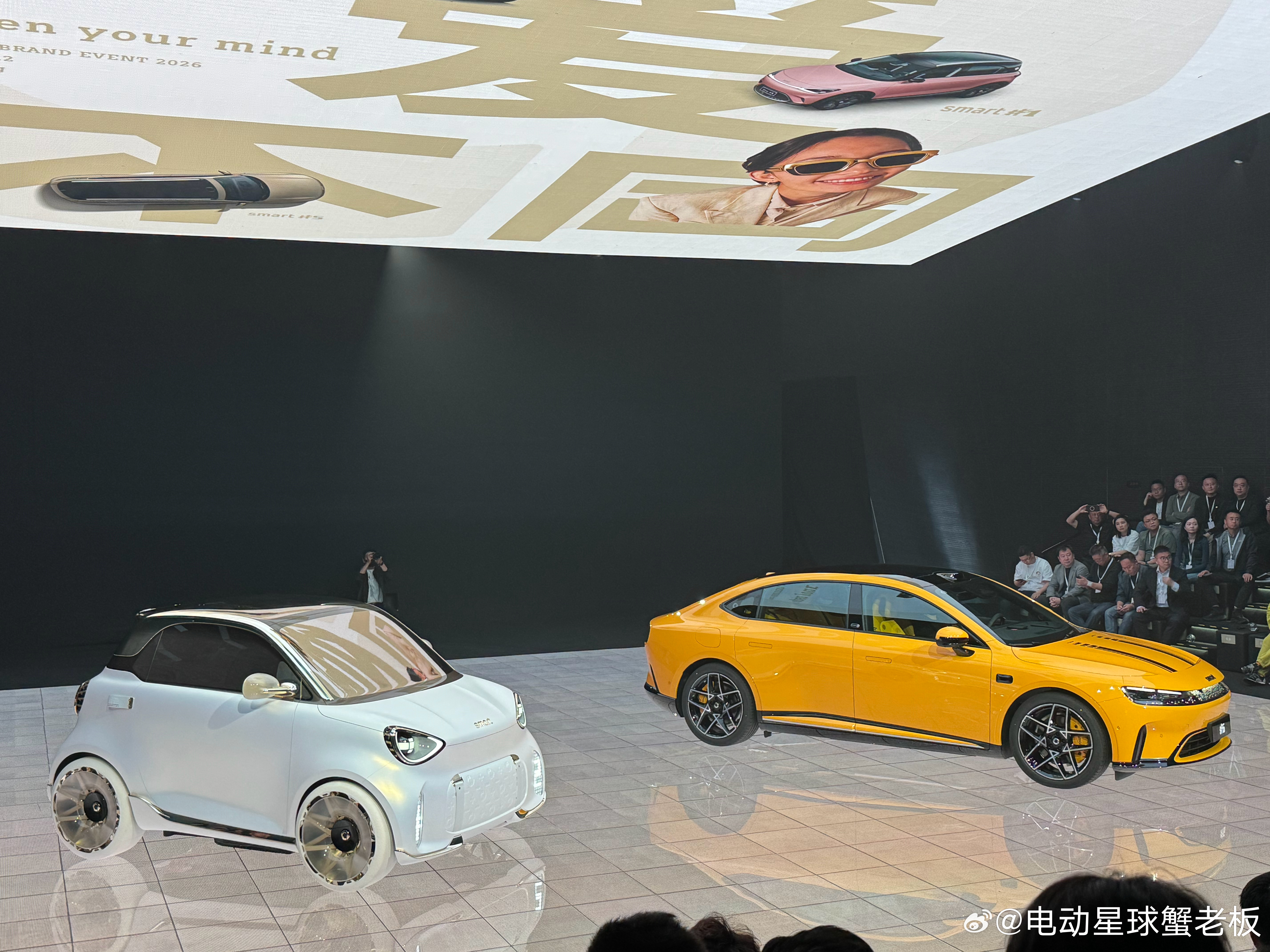 精灵 2  是一台非常 smart 的车，在北京车展前看到了概念车。外观延续了 