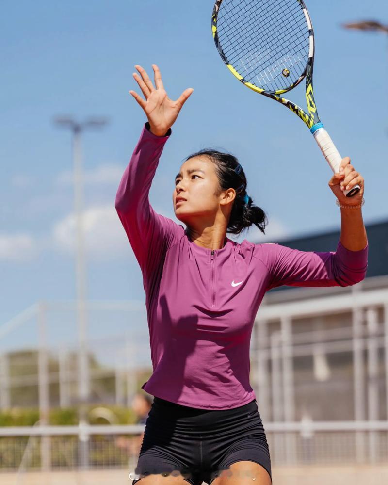 20.8岁的埃拉，创造历史，成为首位跻身WTA排名前30的菲律宾女子网球运动员，