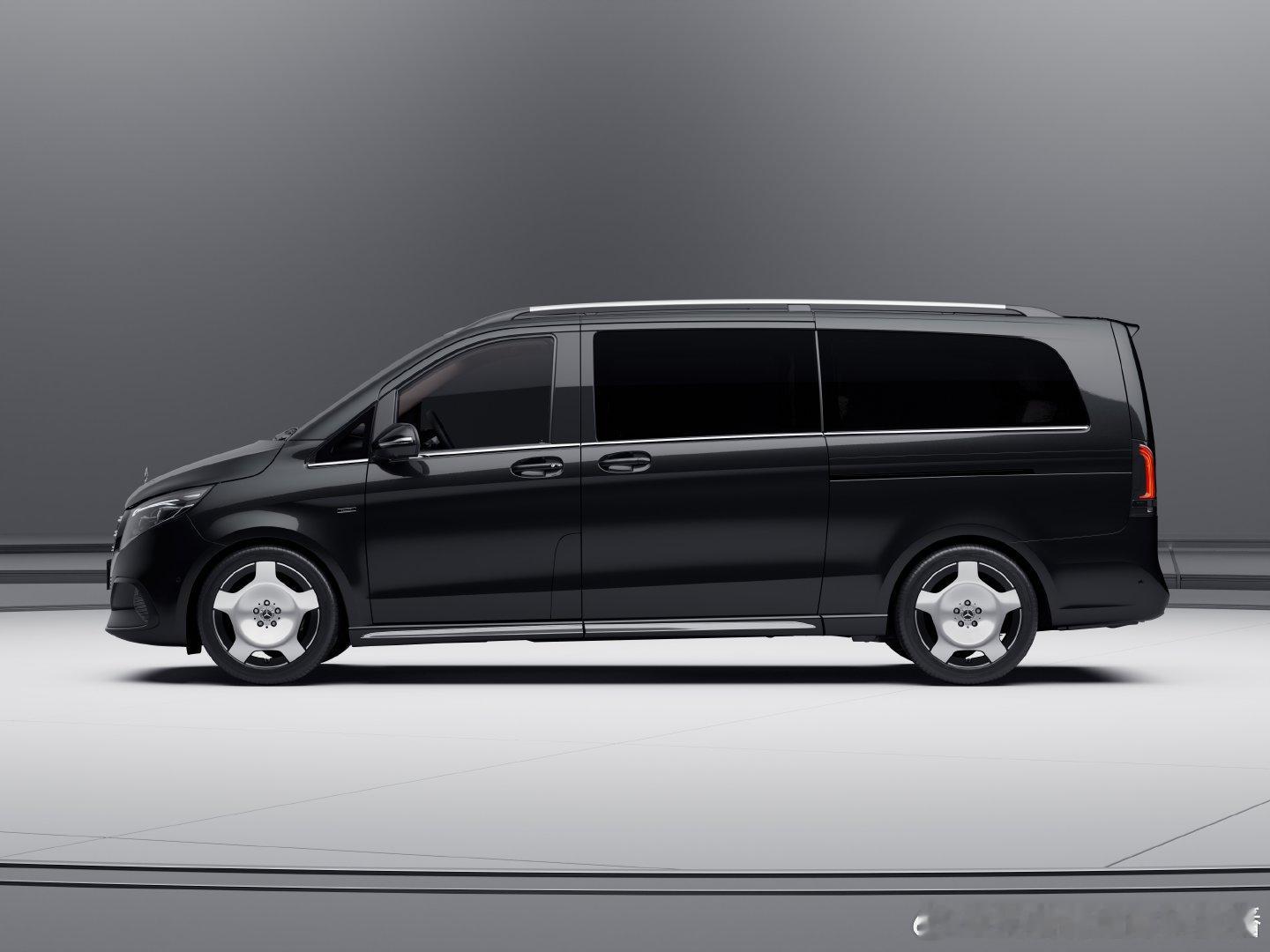 用声音丈量这一年一年并不存在单一的回看方式。此次播客企划中，梅赛德斯-奔驰V级M