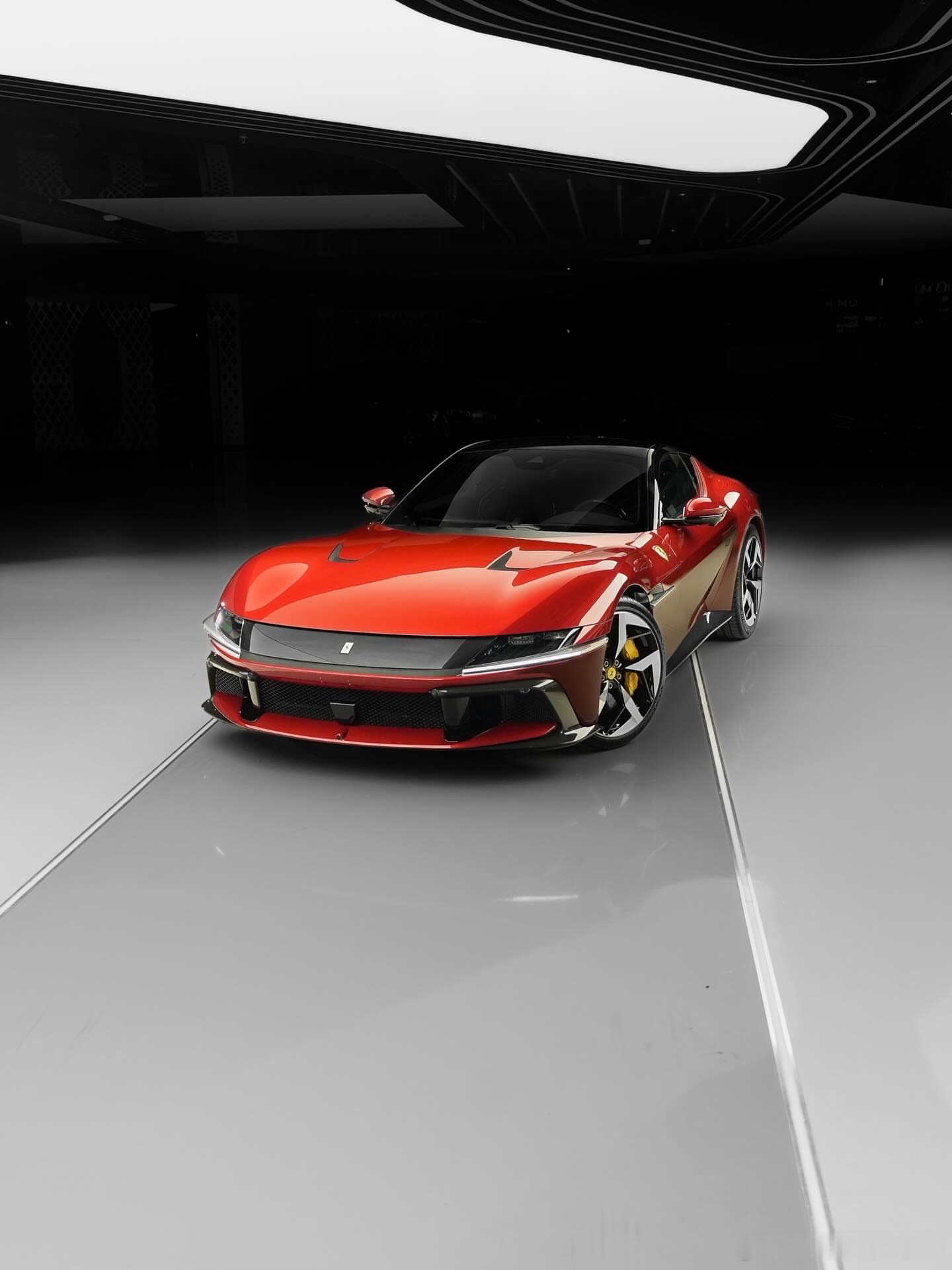 这是电动汽车依然感觉不安全的原因。法拉利12 Cilindri.汽缸。..法拉利