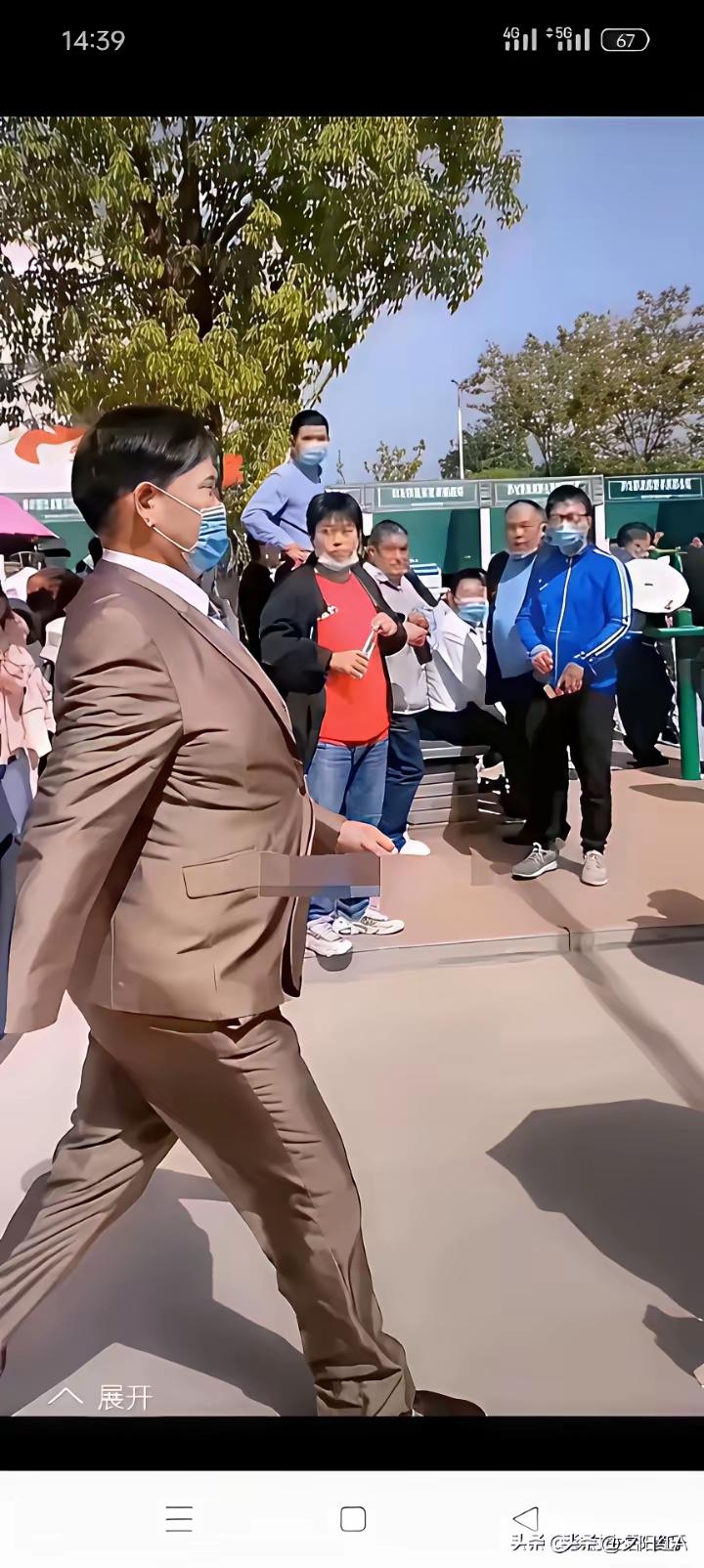 得意忘形之人，竟干有损他人之事！