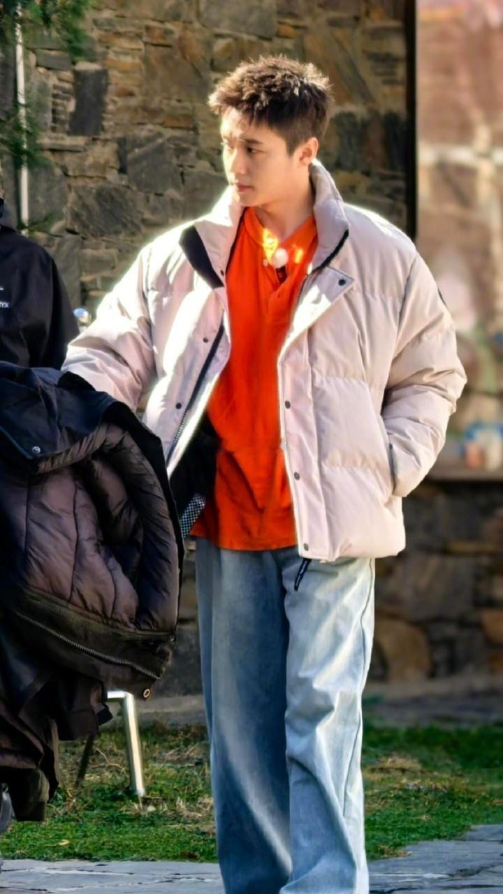 宋雨琦翟子路互拍奔跑吧 眼睛被这份视觉盛宴喂饱了！宋雨琦的回眸，翟子路的粉衣，雪