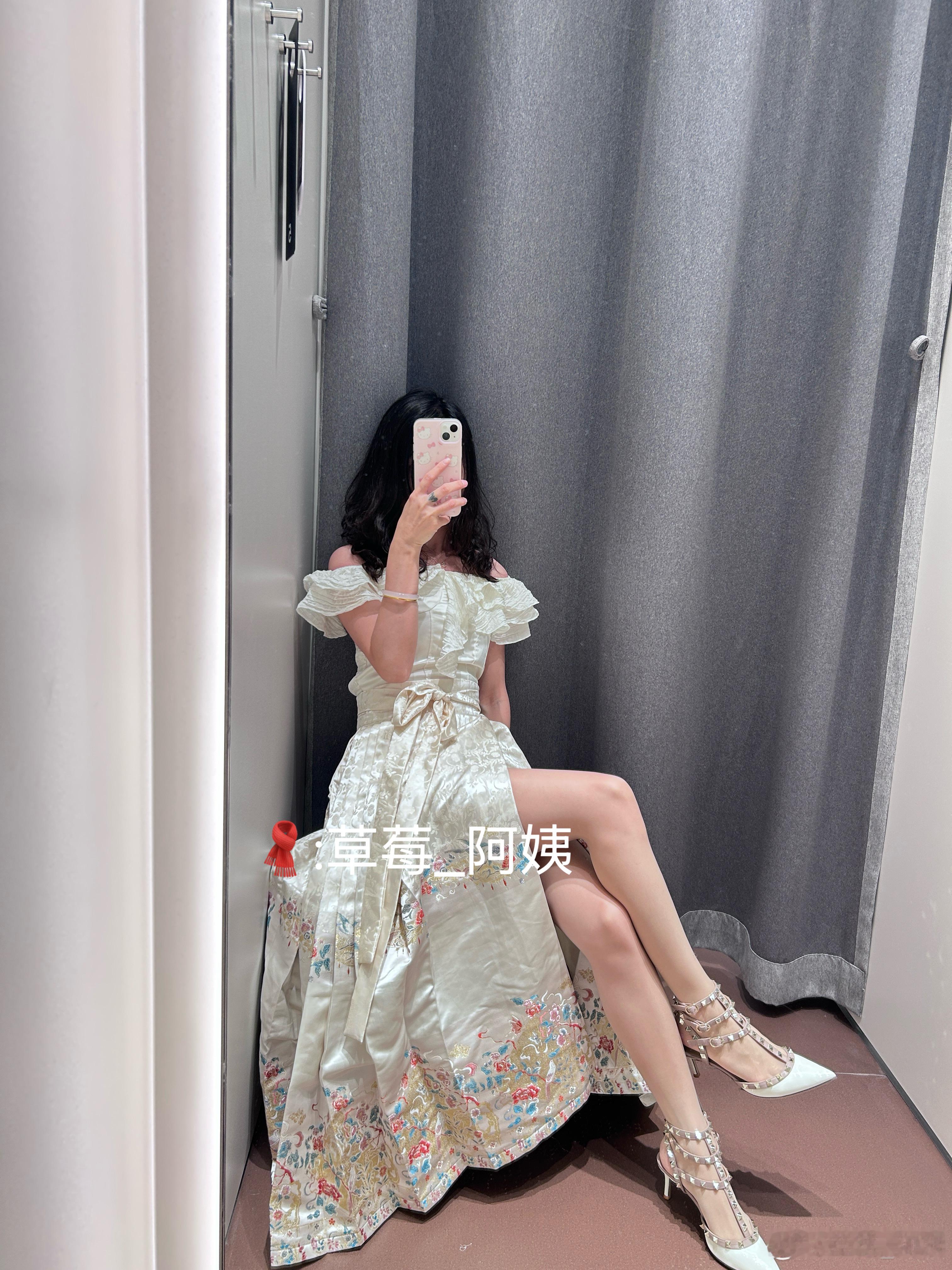 怀山河深情，筑中式风骨🧦：汲润「蜜丝miss」砂色汲润绝妙触感 ​​​
