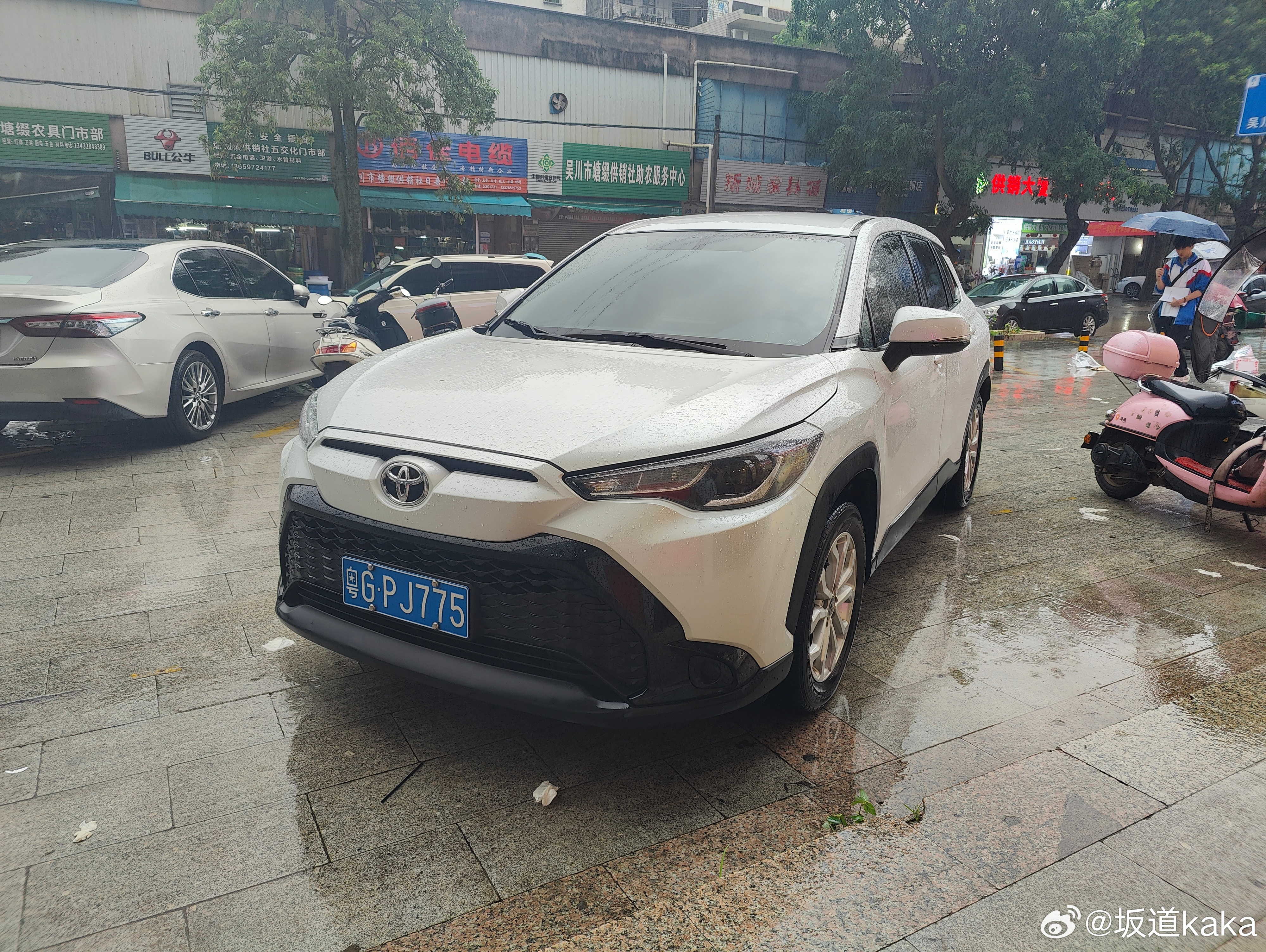 广汽丰田锋兰达，一个落地10万的SUV。我对这车是没什么好感的，至少在四年前，我