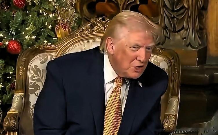 特朗普圣诞节化身圣诞老人接线员，与多州儿童畅聊礼物与政绩。

问:“为什么圣诞老