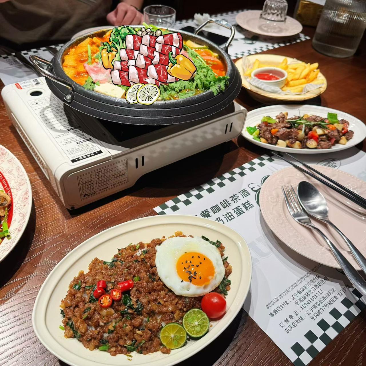 火锅盛宴，色香味俱全！🔥🍜🍳