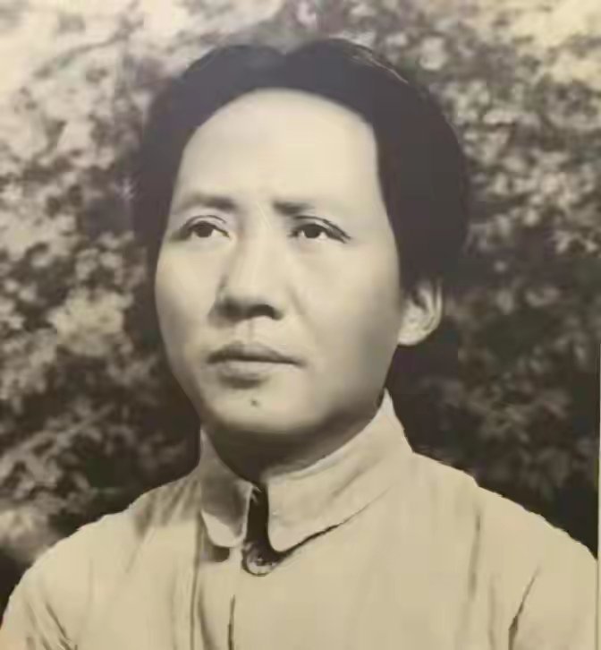 1931年，听说毛泽东领导红军，鲁迅关切地问道：他有多大岁数了？听全文约8分钟1
