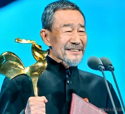 72岁的李雪健，这辈子心里一直过不去的，不是常年被病痛折磨的苦楚，而是早年拍过的