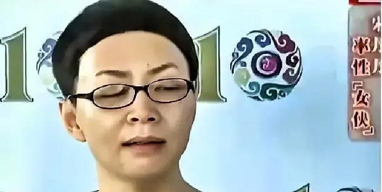 2005年《家有儿女》火遍全国，小小年纪的杨紫家喻户晓。那时候，杨紫爸爸特别认真