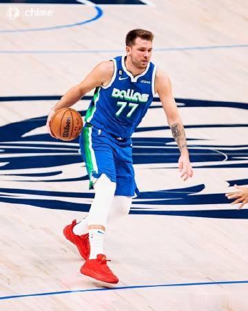 ，是NBA最高的。他78.4%的三分也都是在无人助攻的情况下命中的，这是FAR数