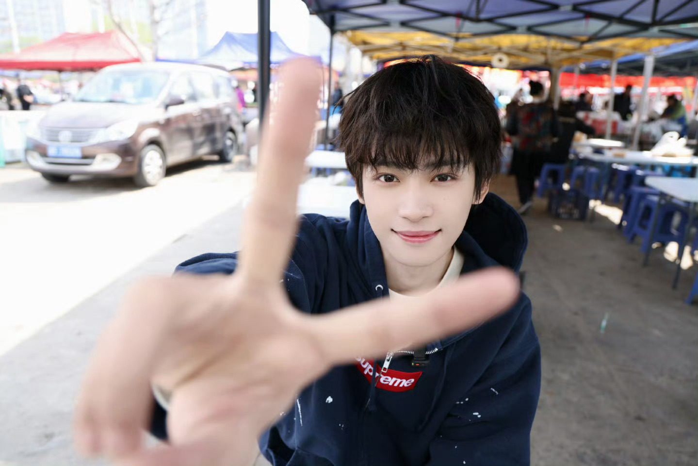 导游梓渝有点夯 给到一个夯！顶级，梓渝招牌手势