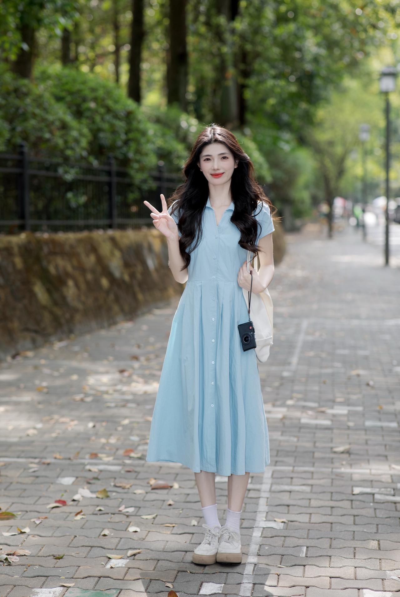 夏日穿搭 蓝色连衣裙 温柔系穿搭 夏季连衣裙 裙子控