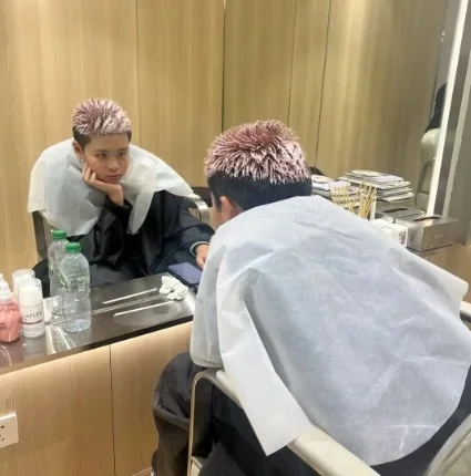 👶黄博文晒萌娃新发色：我儿追星韦世豪