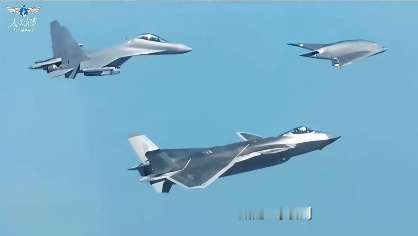 攻击11这气场更大啊！想想一架20带一队11的画面，未来空军的既视感