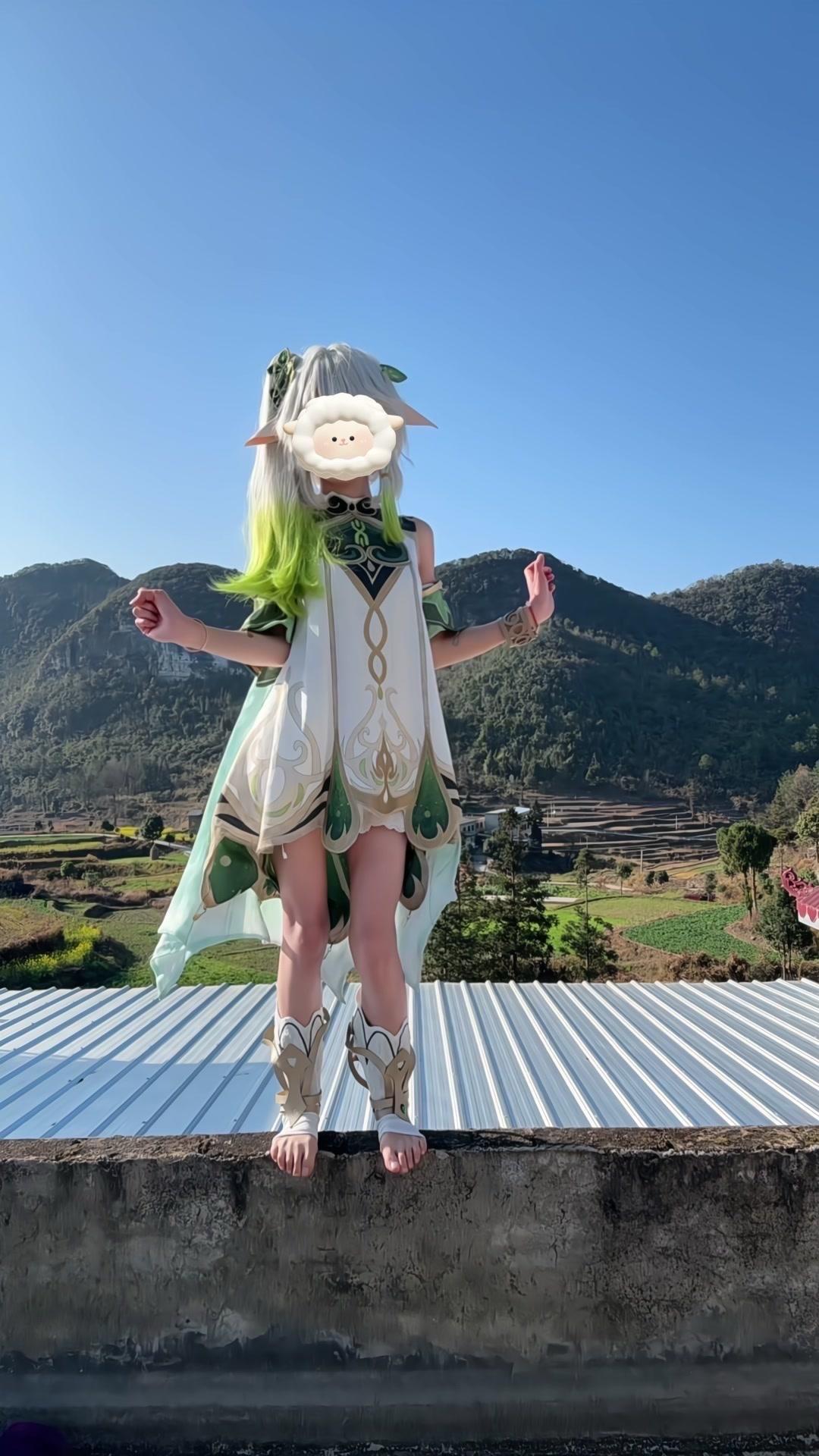 谁懂啊家人们，纳西妲的cos卡点舞真的萌到我了！这个还原度我给满分，从发饰到服装