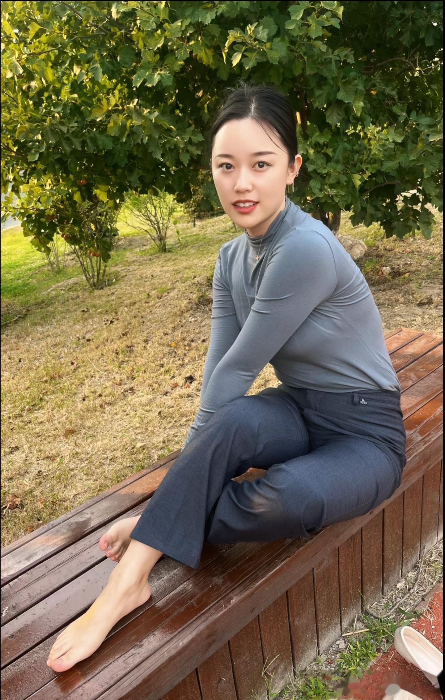 秋天的早上还有点凉了 ​​​
