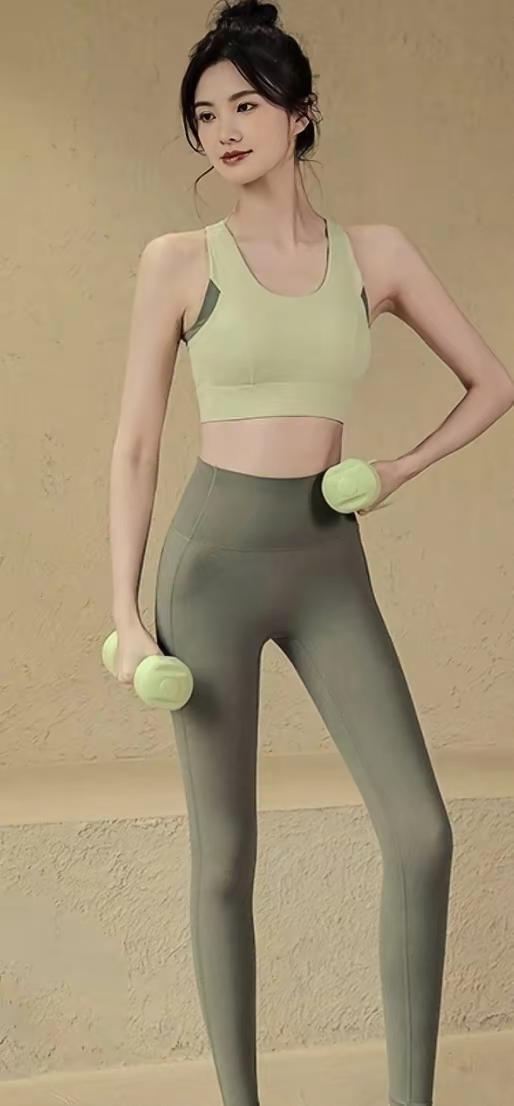 alo青岛专业高品质瑜伽服