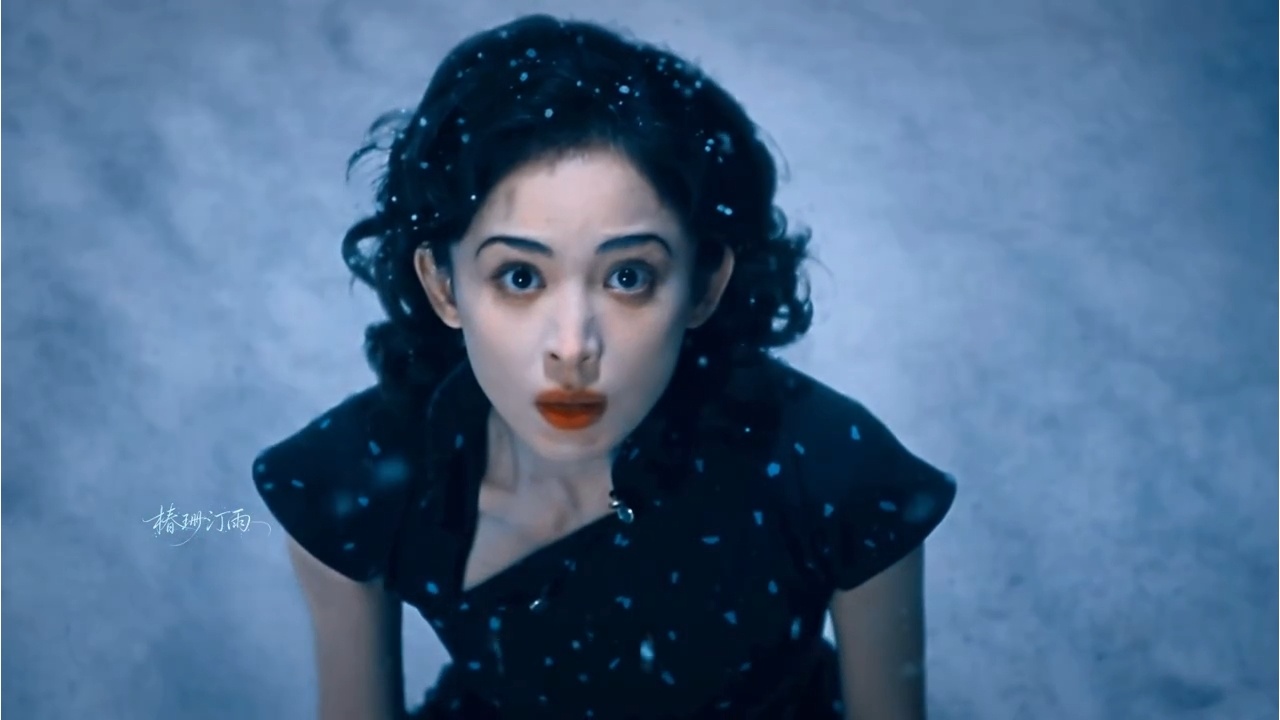 醒来娜扎这个抬眸太美了啊。。 娜扎抬眸威压 ​​​