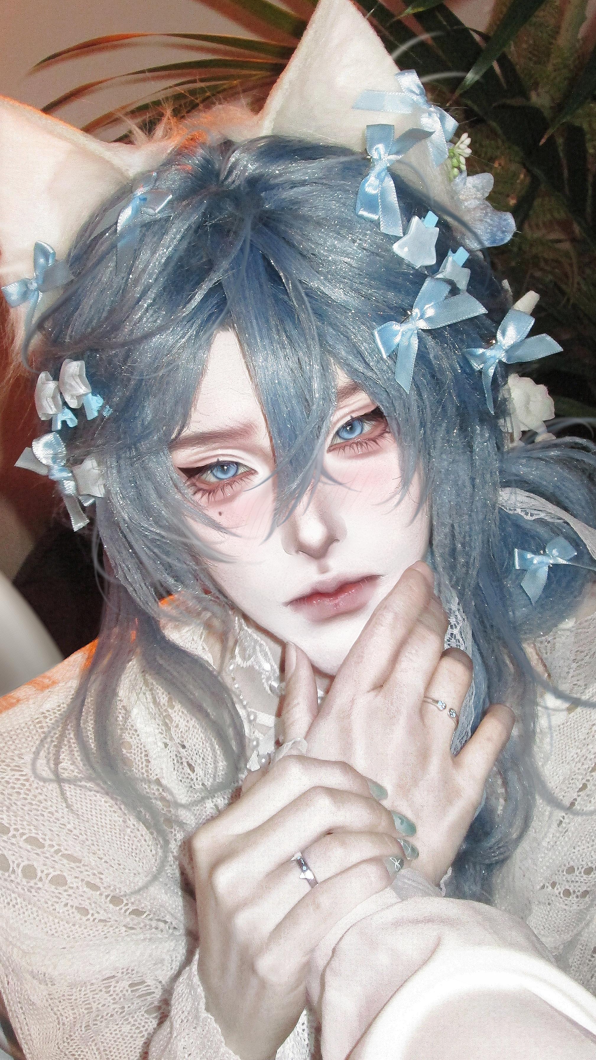 温小辉cos.你掐我脸干什么？