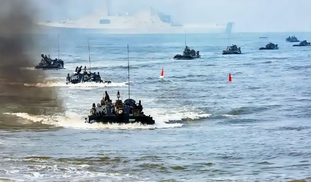 近几日网上为了“拦不拦军火船”这事儿吵翻了天，看得我直摇头。

有人真以为美国佬