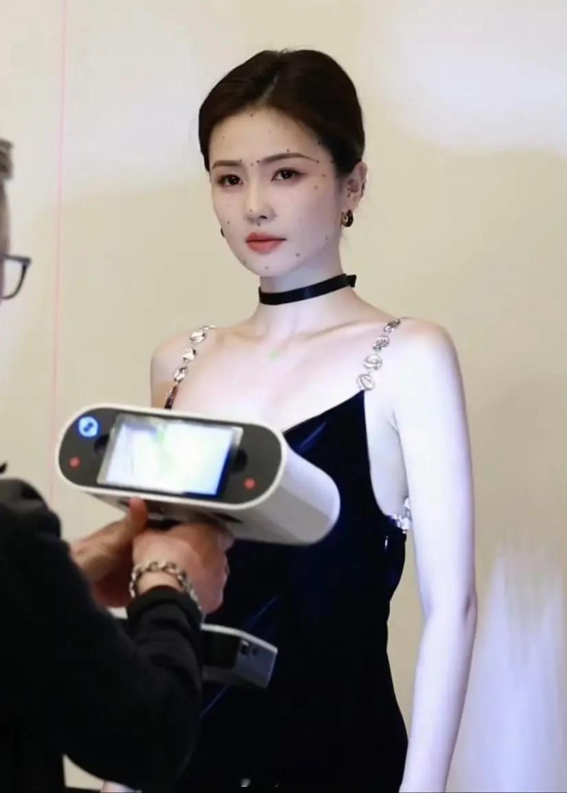 白鹿最近有要摆脱四普称号的迹象 