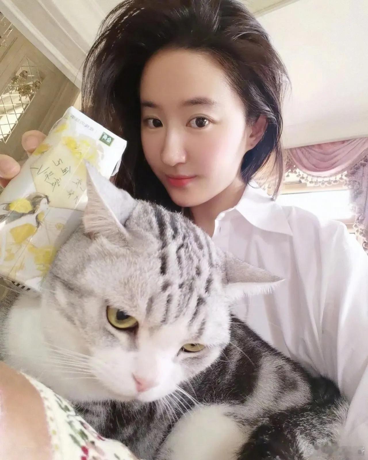刘亦菲的自拍真的不如他拍[衰] ​​​