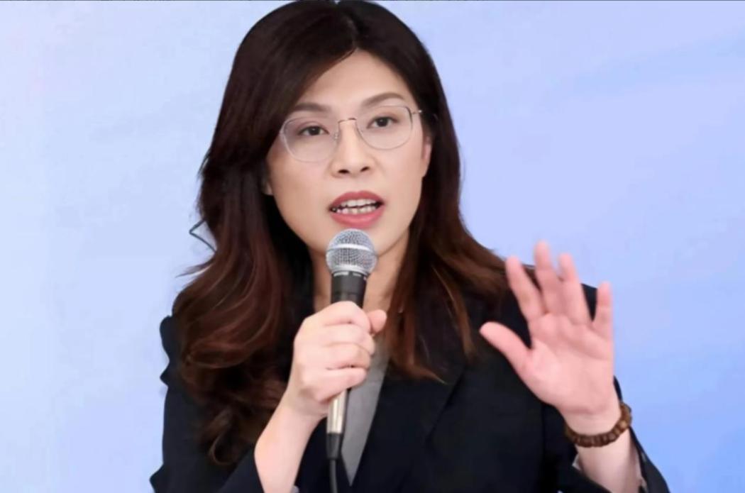 避谈统一后，郑丽文再次就两岸关系进行表态！

8月8日，郑丽文在接受专访时被问及
