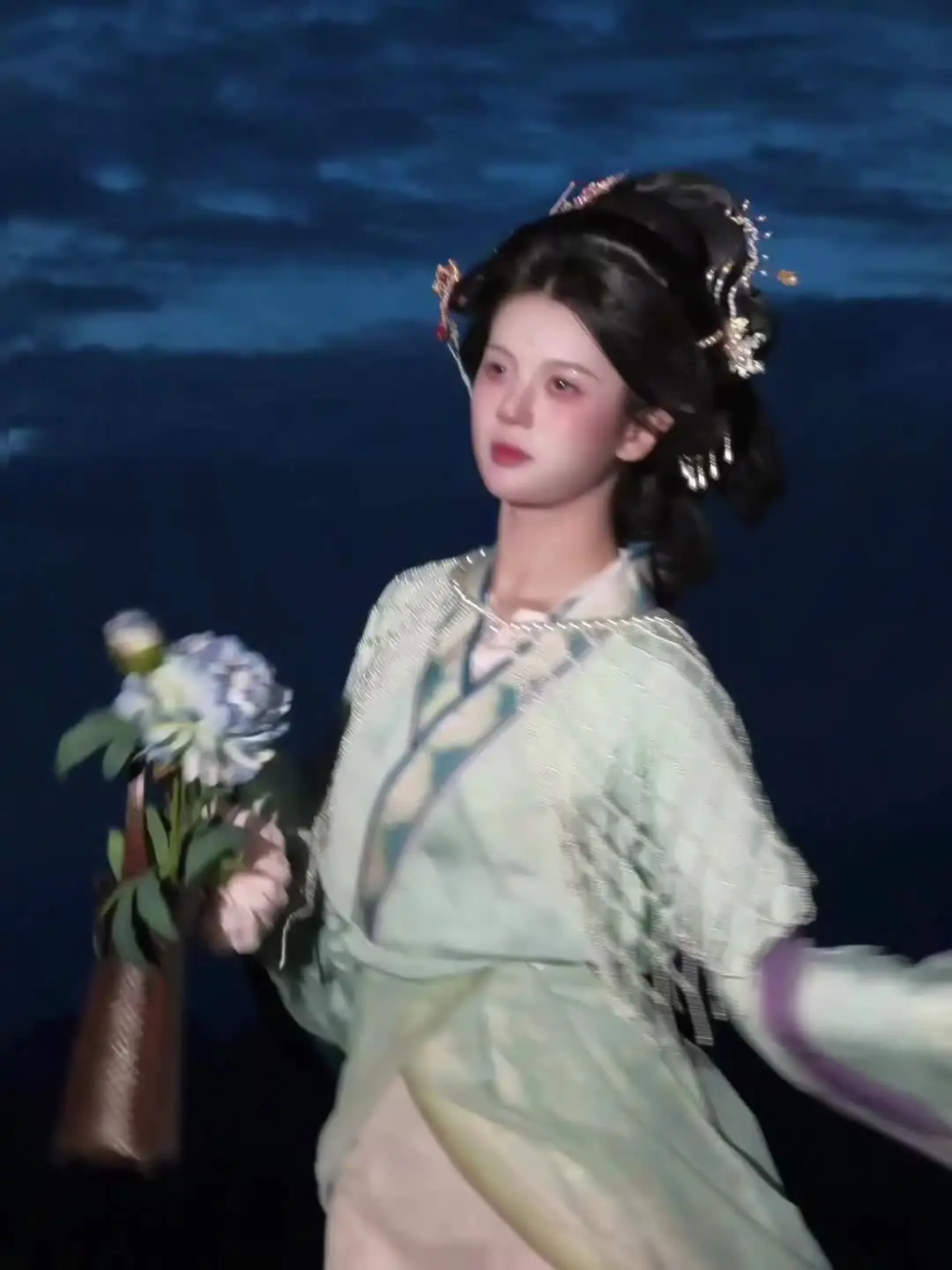 “误闯天家，中国的神仙服不止只有白色”