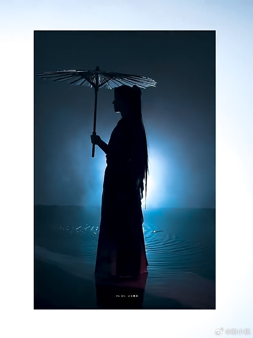 起猛了在暗河传看到公孙离 一出场氛围感直接炸裂！苏暮雨撑伞的模样像极了游戏里的公