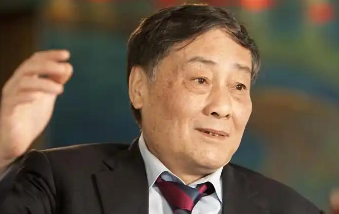 怕丢工作！
宗庆后孩子才入了美国籍

计划生育最严那会儿，超生真能毁人前程。
宗