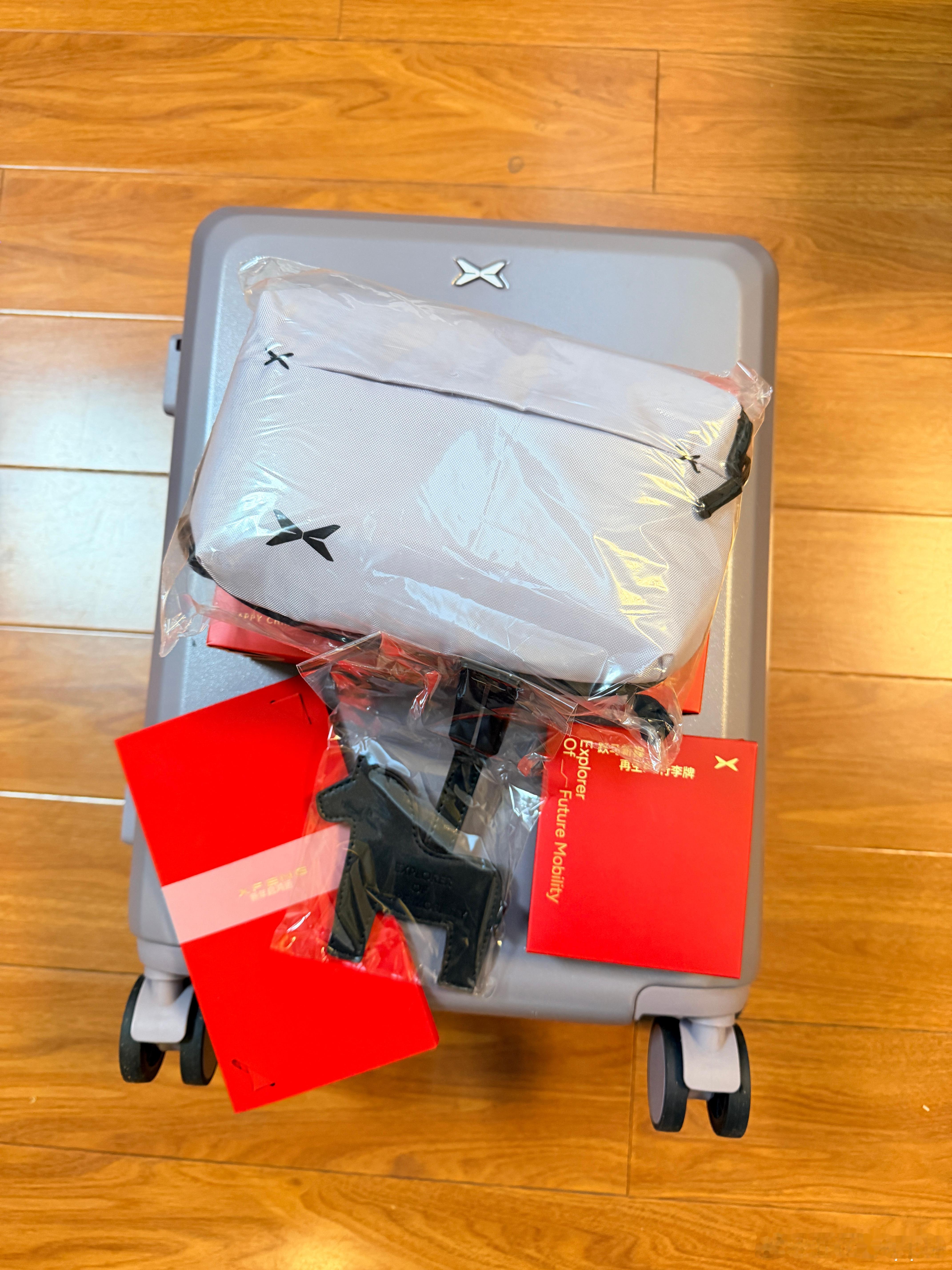 哦吼~收到了窝鹏的新春行李箱是星暮紫的配色捏菡菡子的日常