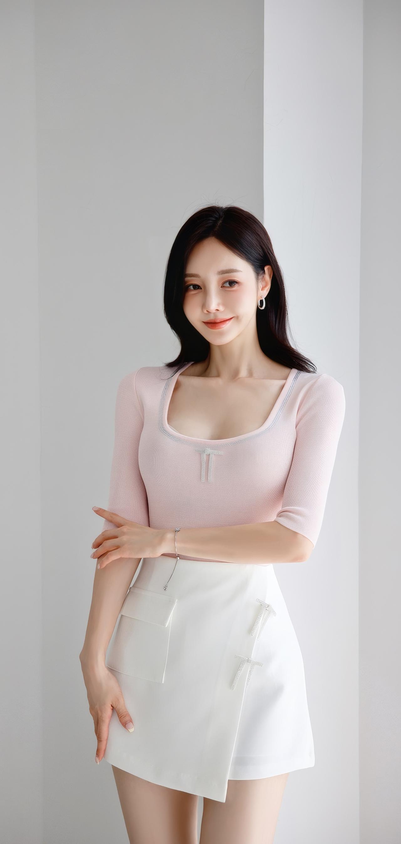 温柔甜美的粉色上衣搭配白色短裙，少女感十足！💖✨