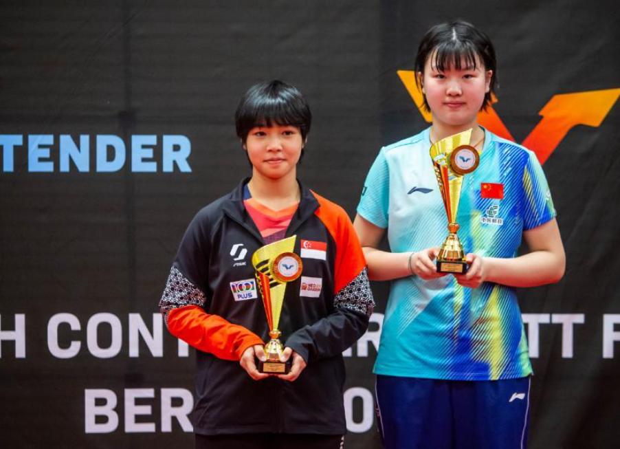 师从陈梦的启蒙教练董熙。她和陈梦是同一个启蒙教练，但全网都在说她是"陈梦带出来的