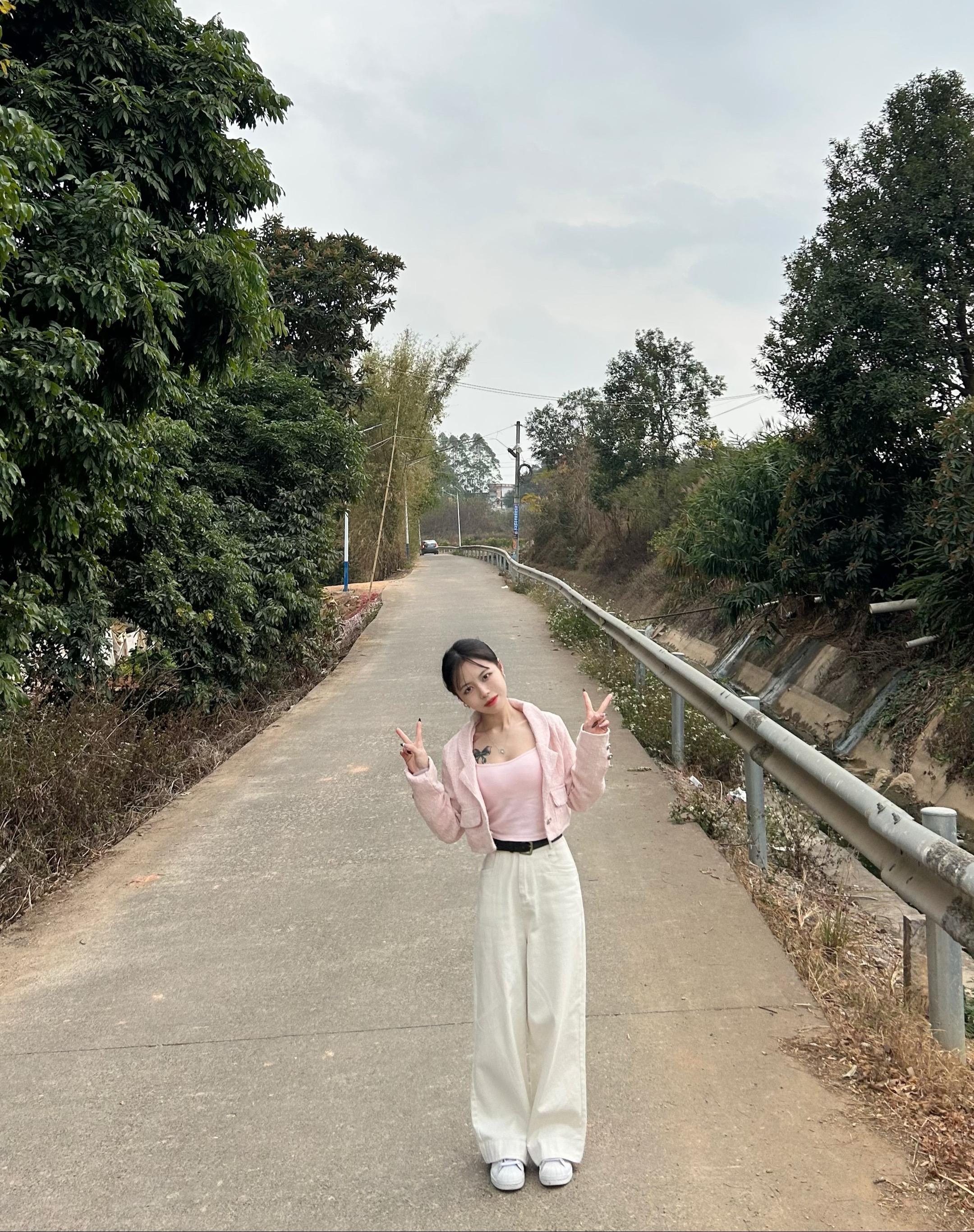 人就是这么讽刺 不物质也没见得到真心对待